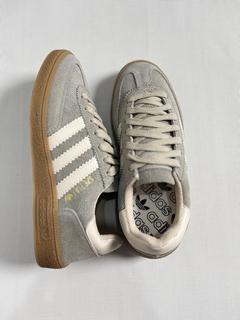 Tênis Casual Adidas Spezial Handball em Couro - Cinza/Creme - comprar online