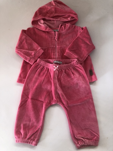 Conjunto de buzo y pantalon de plush fucsia. MIMO. 6 meses.