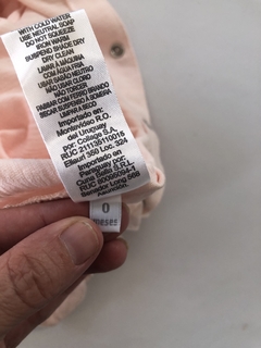 Enterito rosa de algodón con volados. Magdalena Esposito. Recien nacido. - Lo Canto • Moda Circular