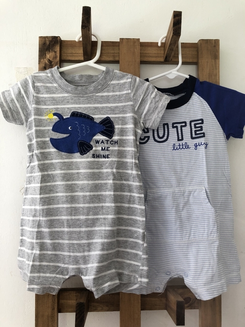 Set- Dos enteritos de algodón. CARTERS. 18 meses.