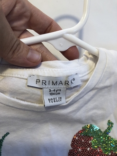 Remera blanca con frutas brillantes. PRIMARK. 3/4 años. - comprar online