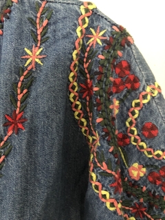 Vestido de jean con bordado. ZARA. 7 años. en internet