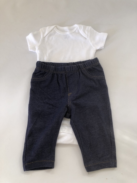 SET 3M | Body MC blanco + pantalon de algodón tipo jean. CARTERS. 3 meses.