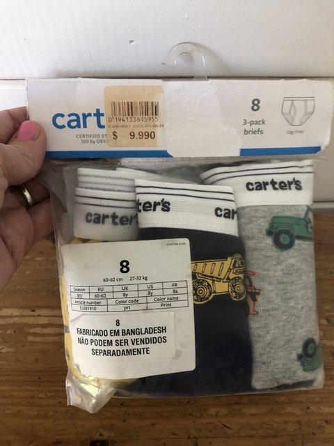 NUEVO- Tres calzoncillos tipo slip de algodón. CARTERS. 8 años.