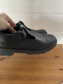T37 | Zapatos negros escolares tipo guillerminas. Talle 37. - comprar online