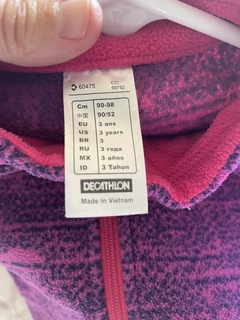 Buzo polar rosa y lila. DECATHLON. 3 años. en internet