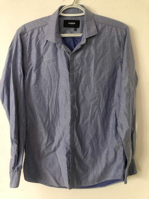 Camisa celeste. Bowen. Talle Small de adulto.