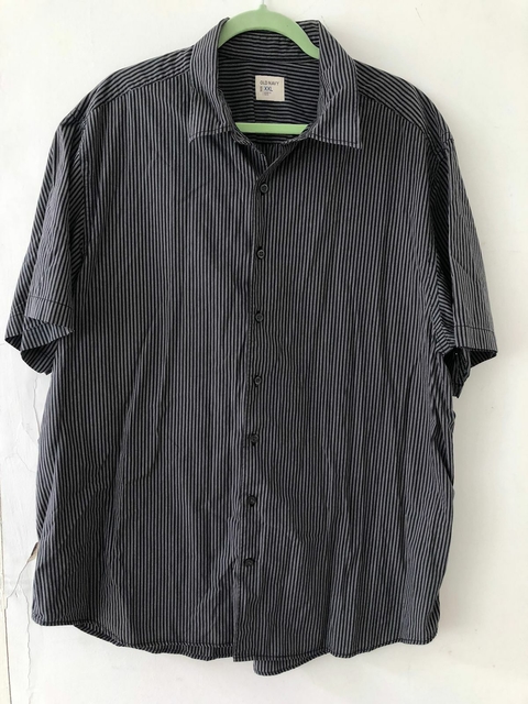 Adulto - Camisa rayas negras y blancas. OLD NAVY. Talle XXL.