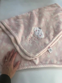 Manta rosa con nube. PRIMARK. - comprar online