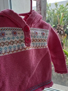2A | OUTLET - Sweater rosa hilo grueso c guarda de flores y capucha - OSHKOSH -Talle 2 años - comprar online