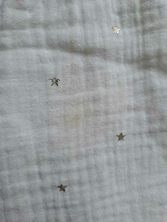 1/3M | Vestido s/m blanca c estrellas doradas seda pañalera - CHEEKY - Talle XS (1- 3 meses). - Lo Canto • Moda Circular