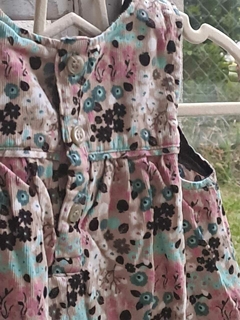 6/9M | Vestido de corderoy SM c florcitas en rosa, turquesa y azul - H&M - Talle 6 a 9 meses - Lo Canto • Moda Circular