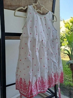 2A | Vestido SM blanco c cinto y botones atrás, florcitas rosa fuerte y guarda abajo-BROOMS -Talle 2 - comprar online