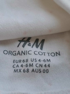 4/6M | Set de 2 Gorritos rosa liso + blanco c lunares rosas - H&M - Talle 4-6 meses - comprar online