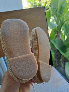 T19/20 | Zapatos de lona c estampa de guardas, suela c taco y cordones -DE LA PAZ - Talle 19/ 20. en internet