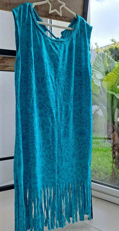 Vestido SM c flecos turquesa, c estampa de búlgaros, tira trenzada en espalda - SCOMBRO - Talle L