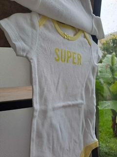 3M | Set 2 bodys MC blanco c bordes azul "Happy" + bordes amarillos "Super"-CARTERS-Talle 3 meses - comprar online