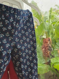 3M | Set 2 pantalones : azul c guardas en blnco y rojo + rojo - CARTERS - Talle 3 meses en internet