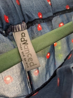 12A | Short azul c pintitas rojas - ADVANCED - Talle 12 años. Tiene 30 cm de cintura (frente). - comprar online