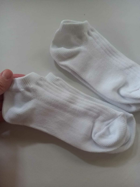 NUEVAS- Set de dos pares de medias blancas. Del 30 al 34.