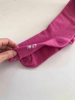 NUEVAS- Un par de medias rosa lila largas con rayitas blancas. I love 47. Talle 36 al 39. en internet