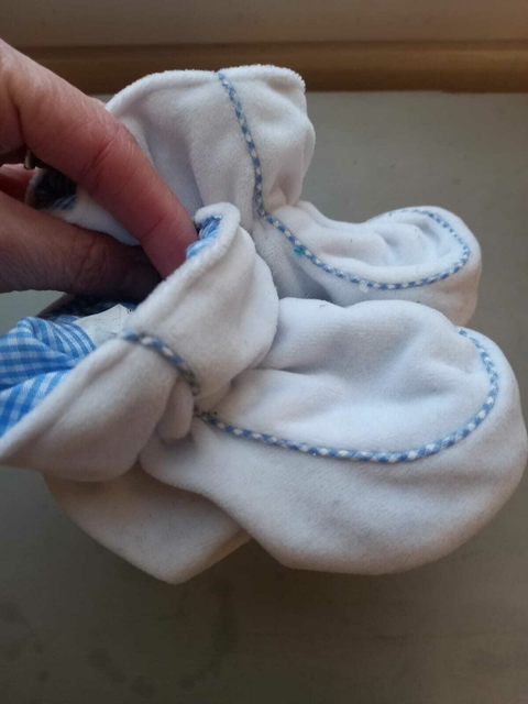 12/18M | Sin uso- Pantuflas bebe celestes- 12/18 meses.
