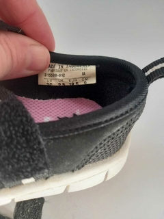 T18 | Zapatillas negras tipo guillerminas. NIKE. Talle 18. en internet