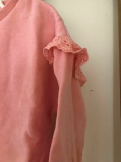 Buzo rosa con voladito en mangas. CHEEKY. Talle 3 años. - comprar online