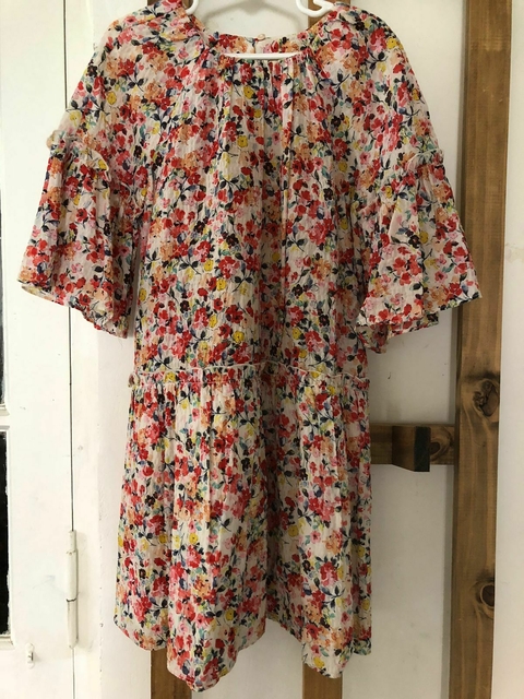 Vestido floreado mangas tres cuartos. ZARA. 8 años.