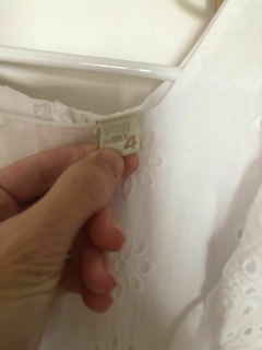 Vestido blanco con volados. y botones atrás. JAMP. 4 años. en internet