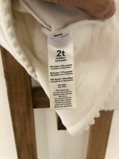 Outlet- Salida de baño blanca con capucha. CARTERS. Talle 2 años. Manchita. en internet
