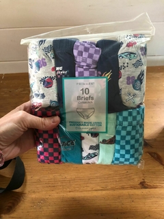 NUEVO- 10 calzoncillos. PRIMARK. 9/10 años. en internet