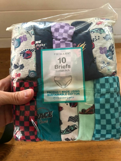 NUEVO- 10 calzoncillos. PRIMARK. 9/10 años.