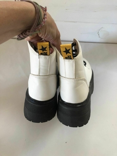 T36 | Borcegos blancos. Talle 36. Son muy livianos. Sin uso. en internet