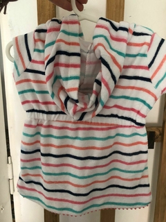 Salida de baño a rayas con capucha. CARTERS. 6 meses. - Lo Canto • Moda Circular