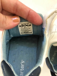 T20 | Zapatillas blancas con abrojo. CARTERS. Talle 20. Ver etiqueta con medidas. en internet