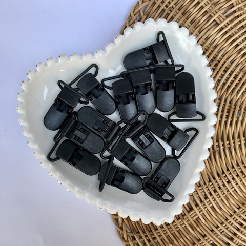 PRENDEDOR DE CHUPETA PRETO - 1 UNIDADE