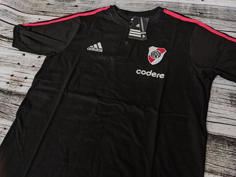 Remera con botones negra River