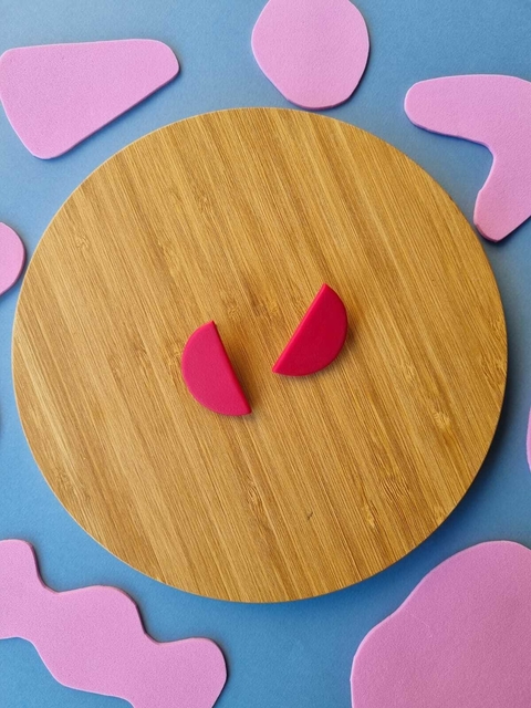 Brinco Meia Lua Rosa Amaranto - Orgânika