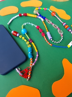 Cordinha para Celular Lilás Hortênsia - Orgânika Acessórios - Orgânika Acessórios - peças coloridas feitas à mão, leves e antialérgicas