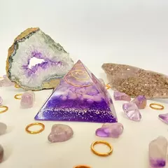 Orgonite Pirâmide - Ametista - Transmutação - 6cm na internet