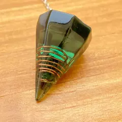 Pêndulo Orgonite - Esmeralda na internet
