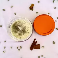 Vela Aromática com Cristais - Cinamomun - Canela e Pirita - 150g na internet
