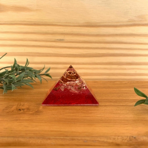 Orgonite Pirâmide - Jaspe - Força e Perseverança - 4cm