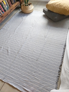 Alfombra Petit (70x150) | Gris con rayas finas blancas