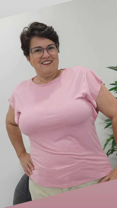 Blusa Basica Adelaide - Elegante Moda Plus Size LTDA