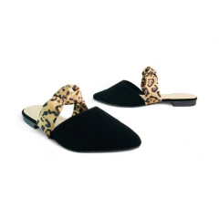 Zueco Punta Fina Tira Nudo Animal Print Camurca Via Marte (14004CM) - comprar online