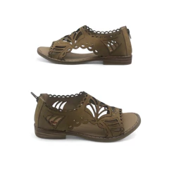 Imagen de Sandalia Caladas Aplique Tachas Napa Mousse (001NP)