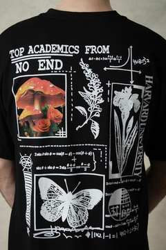 REMERA HARVARD UNIVERSITY OO (45705) - tienda online