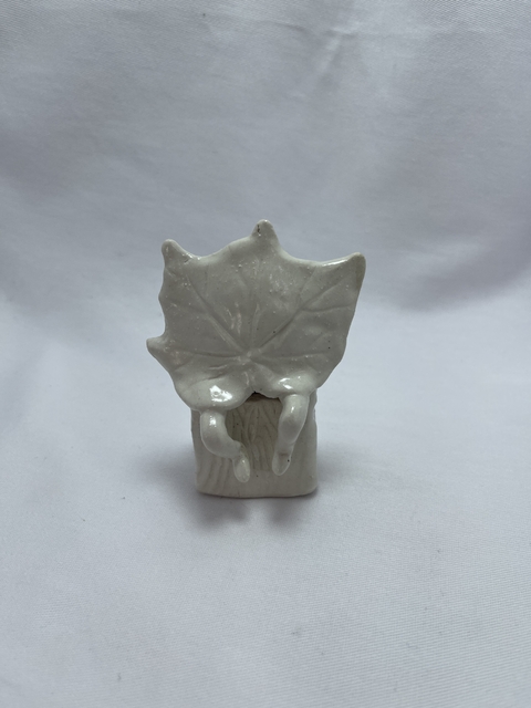 Folhinha do Bem em cerâmica, feita à mão.